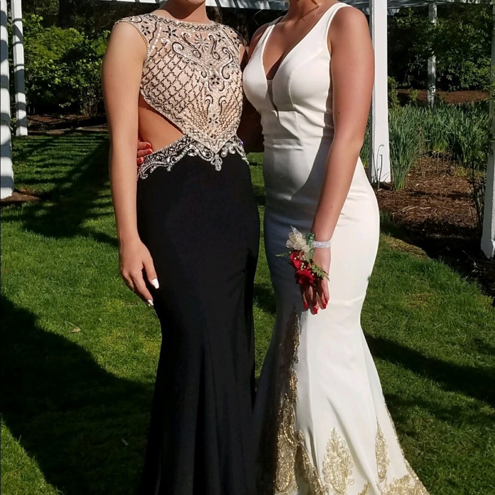 PROM DRESS - Picture 2 of 6